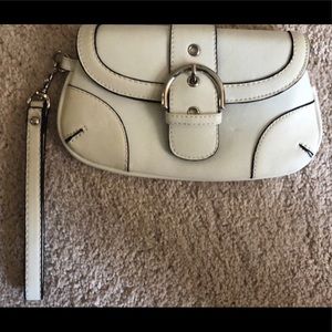 ❗️ SOLD ❗️White Wristlet